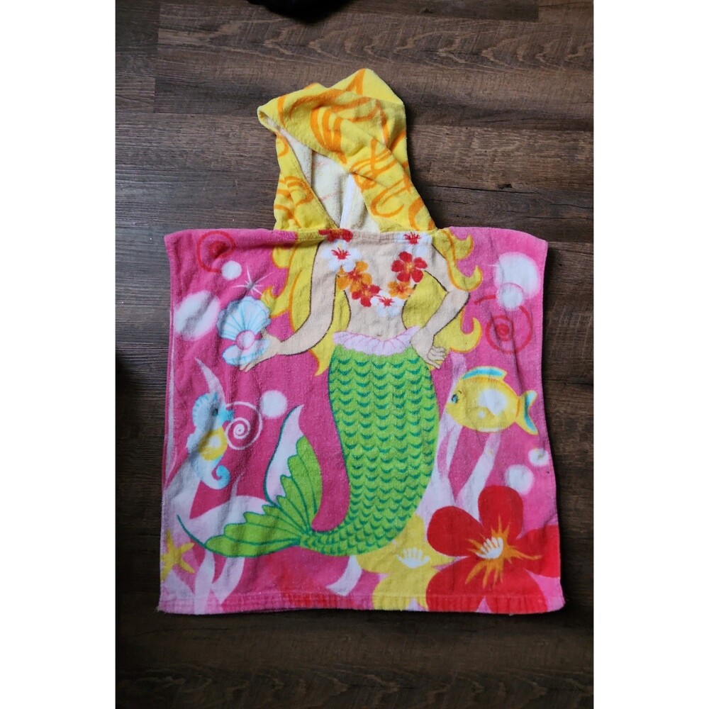 Kids mermaid hooded towel